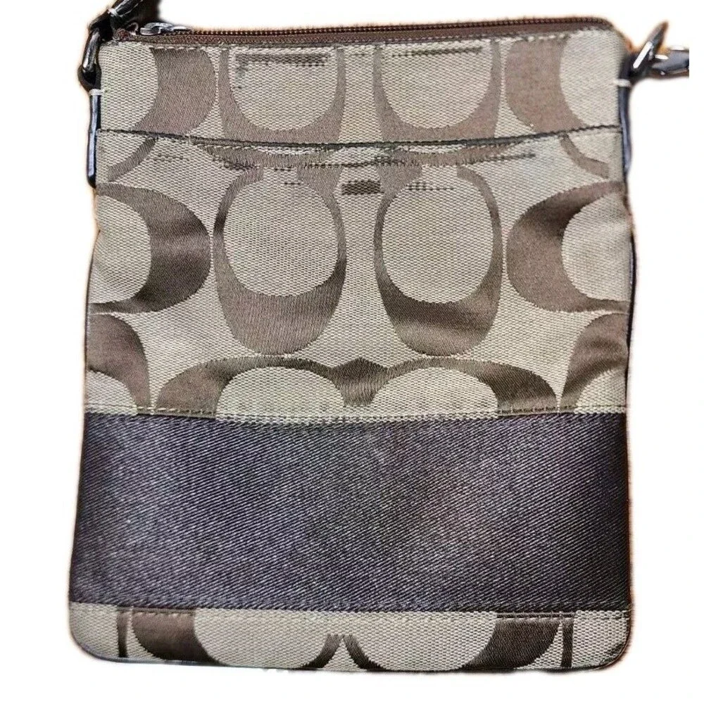 COACH SwingPack Brown Signature Brown Patent Leather Trim